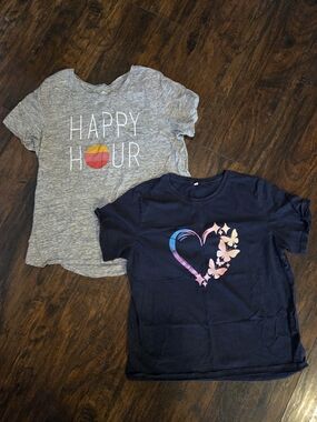 🌻 3/$20 Deal!! BUNDLE - Set Of 2! Ladies Short Sleeve Tees